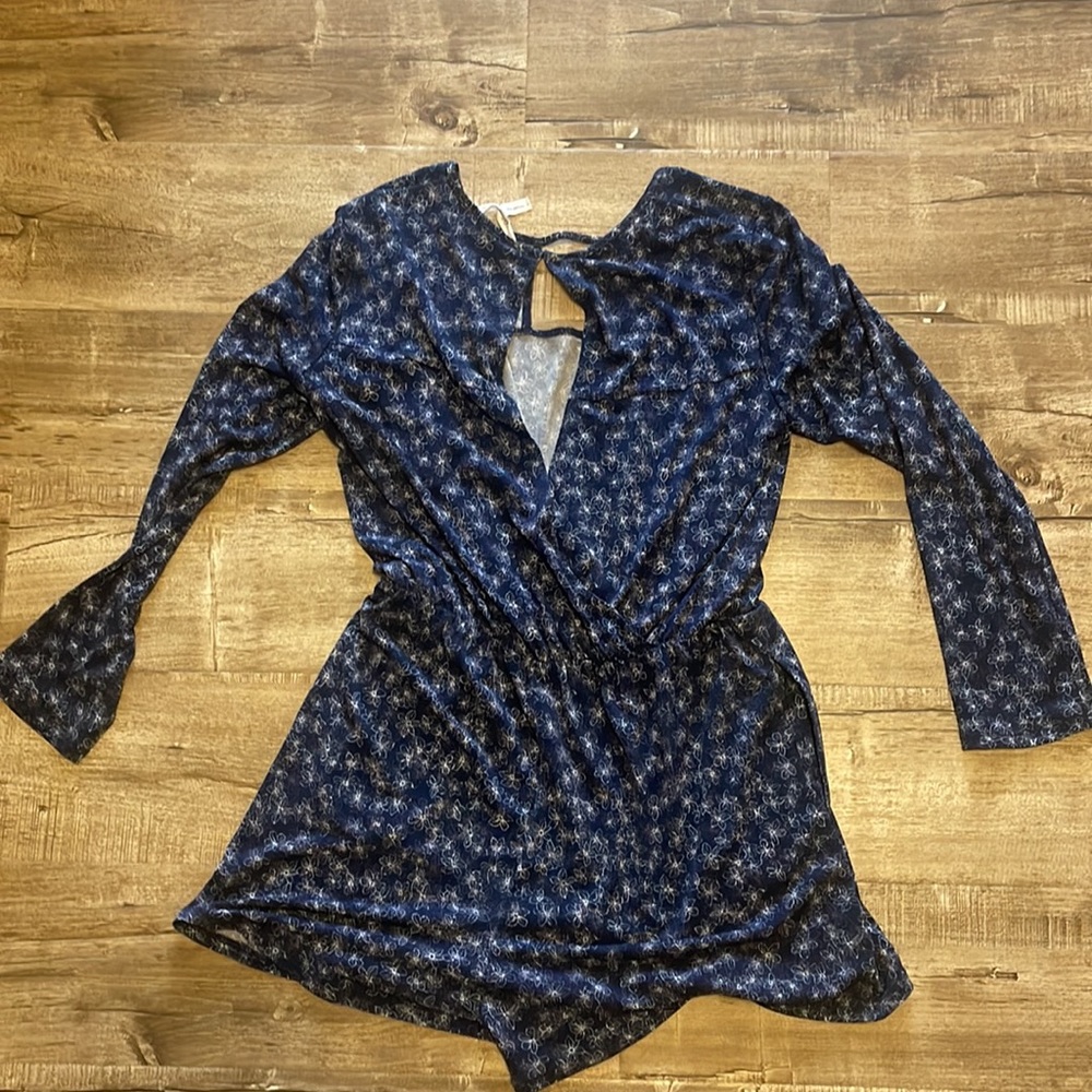 Bcbgeneration Romper Size Large - image 3